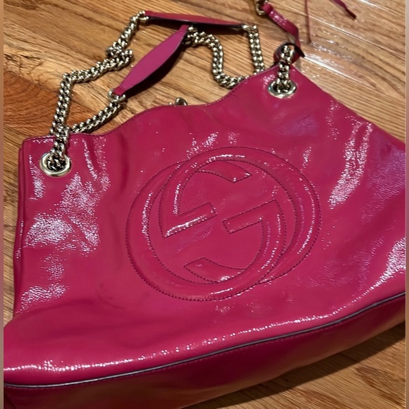 Authentic Fuchsia Gucci SoHo bag - Picture 2 of 11